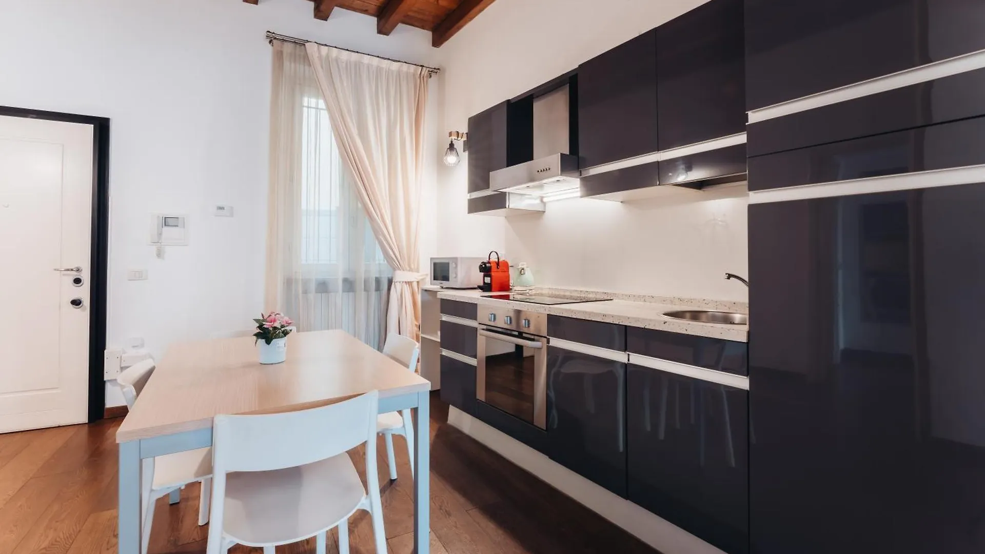 Charming Milan Apartments Brera - Madonnina