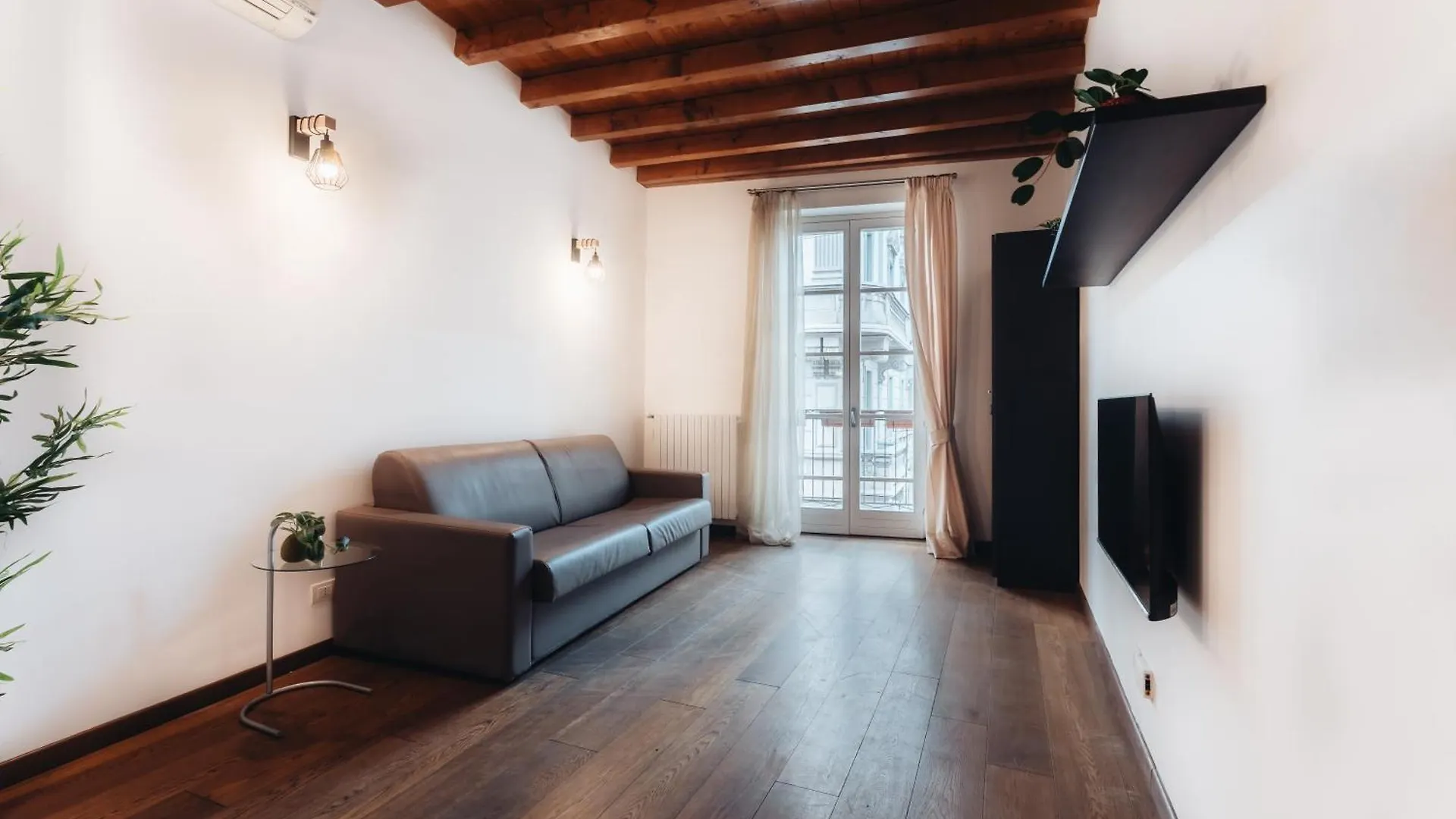 Charming Milan Apartments Brera - Madonnina 0*,